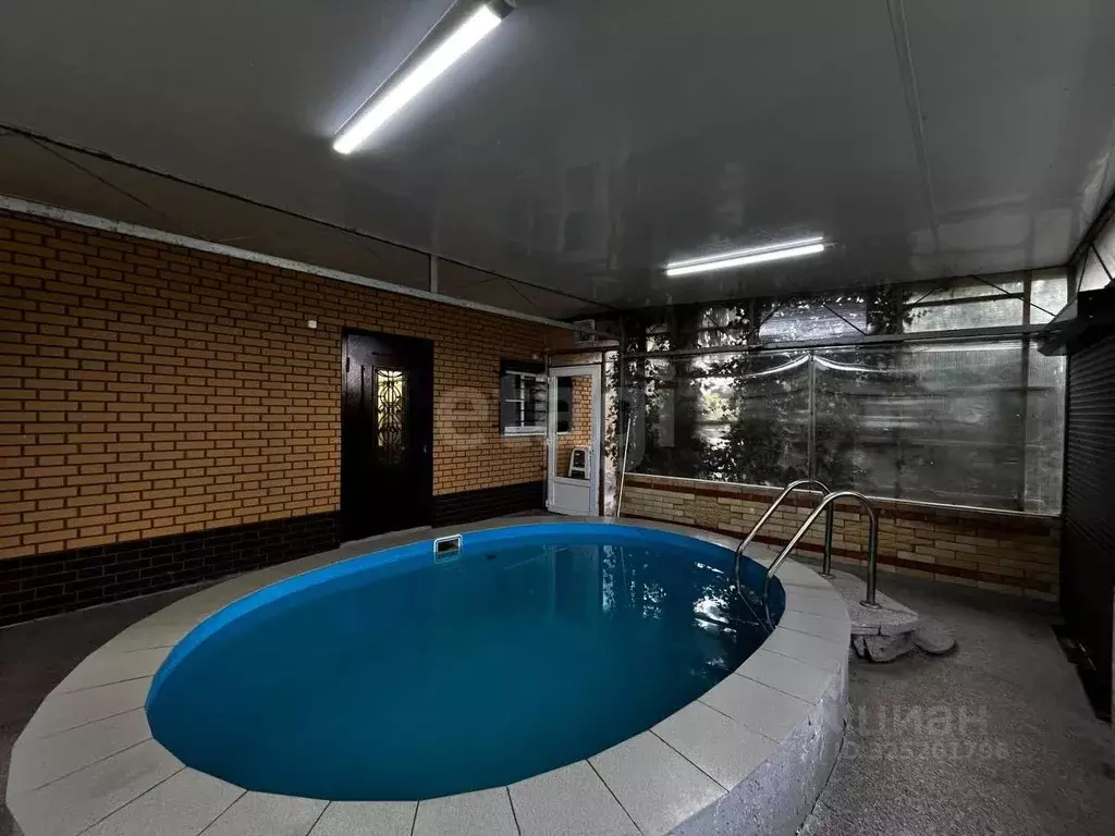 Дом в Ростовская область, Неклиновский район, Новобессергеневское ... - Фото 1