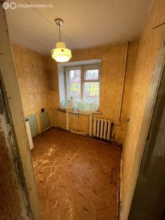 3-комнатная квартира: Тюмень, улица 50 лет Октября, 32 (56 м) - Фото 1