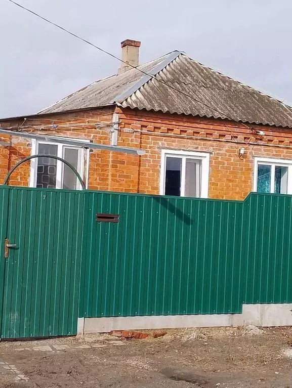 Дом в Краснодарский край, Кавказский район, Лосевское с/пос, Лосево ... - Фото 1