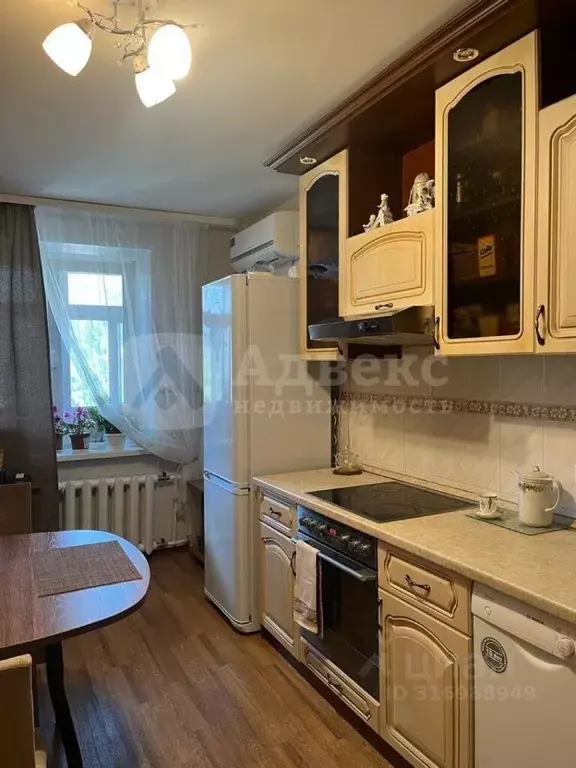 2-к кв. Тюменская область, Тюмень ул. Монтажников, 17к1 (64.7 м) - Фото 0