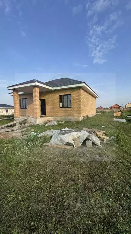 Дом в Башкортостан, Кушнаренковский сельсовет, с. Кушнаренково ул. ... - Фото 1