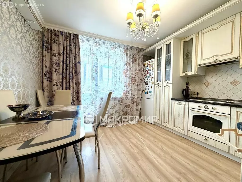 2-комнатная квартира: Брянск, улица Тютчева, 1 (66.3 м) - Фото 1