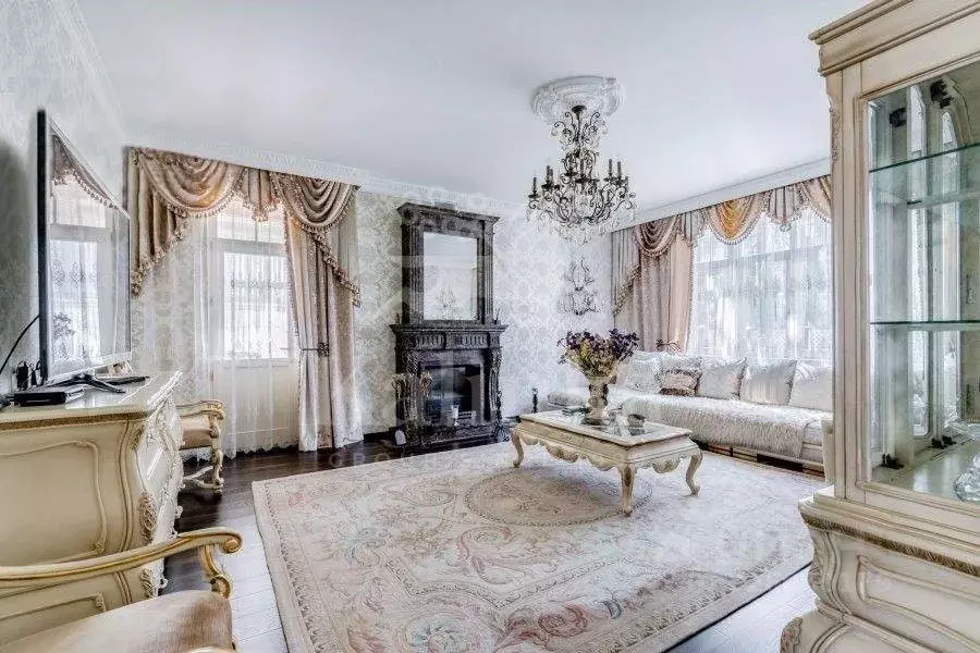 Дом в Московская область, Одинцовский городской округ, с. Жаворонки, ... - Фото 2