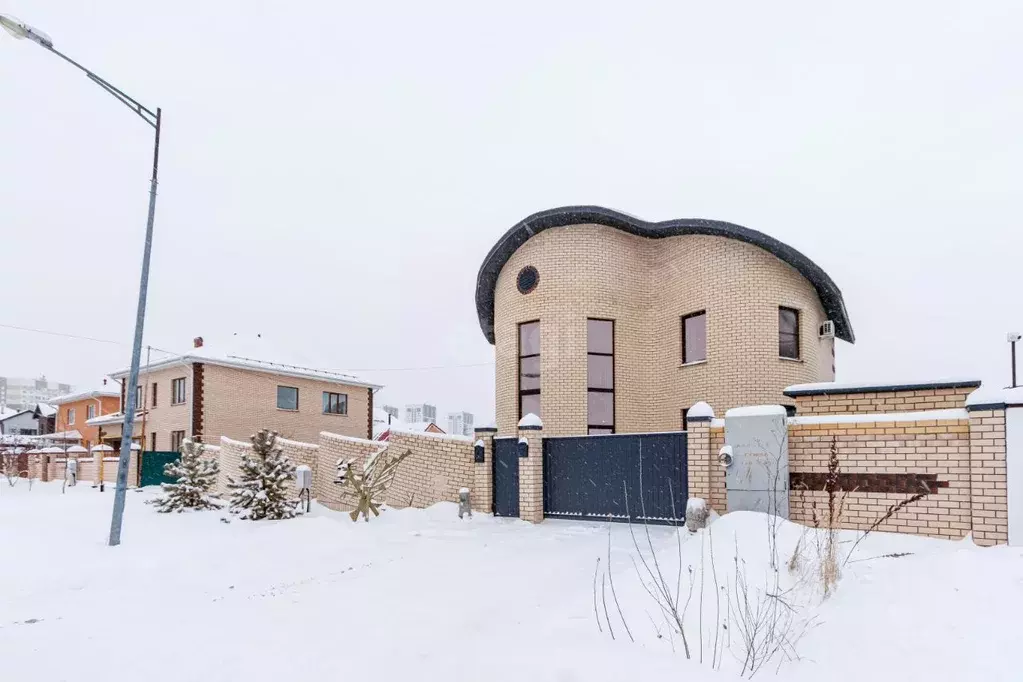 Дом в Тюменская область, Тюмень проезд 3-й Губернский (180 м) - Фото 1