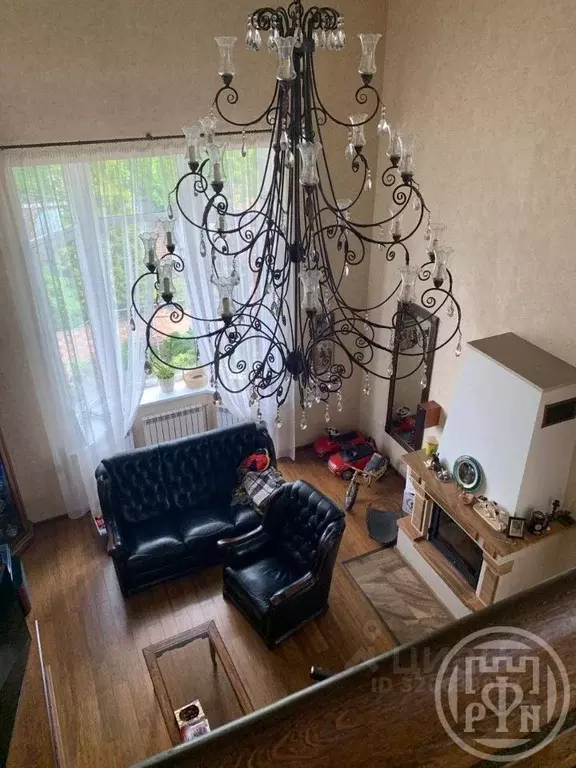 Дом в Ленинградская область, Гатчинский муниципальный округ, д. Нижняя ... - Фото 1