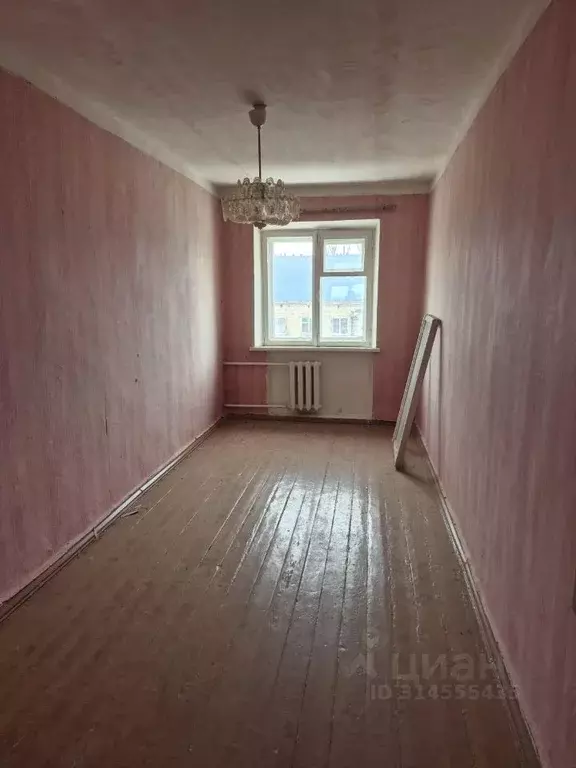 2-к кв. Саратовская область, Петровск пл. Ленина, 3 (42.0 м) - Фото 0