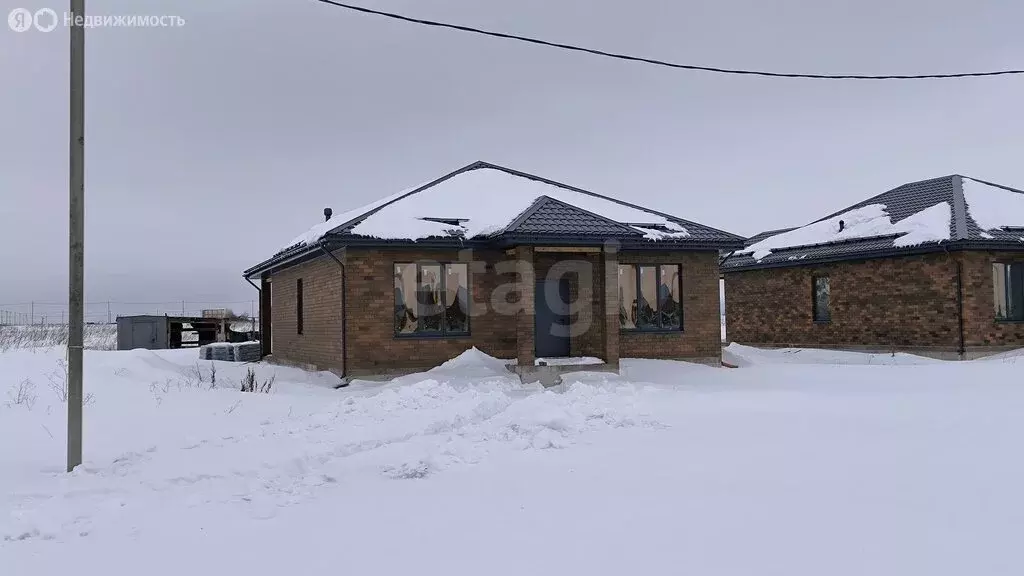 Дом в Тукаевский район, деревня Азьмушкино, улица 70 лет Победы (118 ... - Фото 1