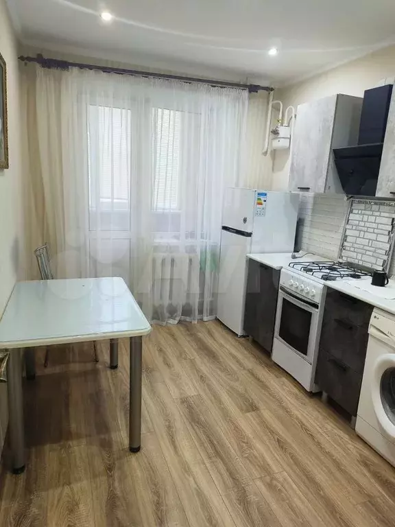 1-к. квартира, 40 м, 1/10 эт. - Фото 1
