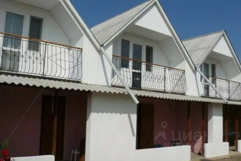 Дом в Крым, Сакский район, Лесновское с/пос, с. Прибрежное ул. ... - Фото 2