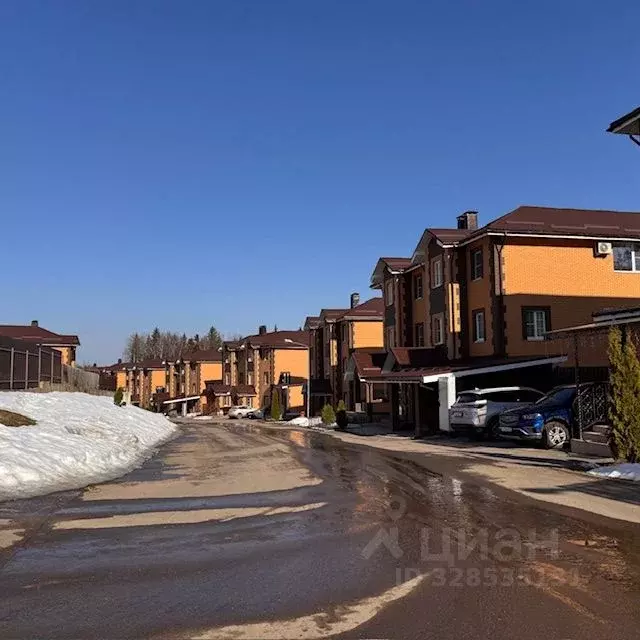 Участок в Московская область, Дмитровский муниципальный округ, д. ... - Фото 1