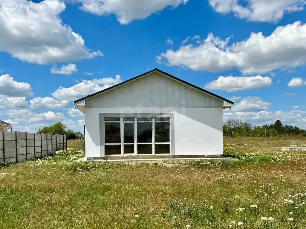 Дом в село Новоандреевка, улица 50 лет Победы (81.1 м) - Фото 0