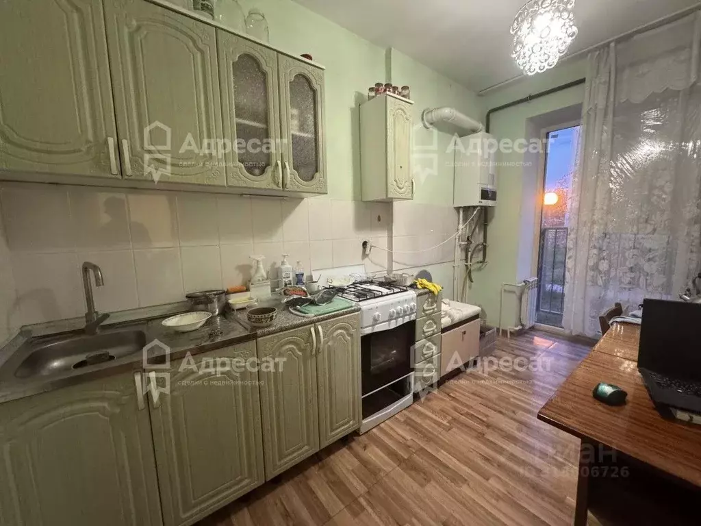 1-к кв. Волгоградская область, Волгоград ул. Солнечникова, 17 (33.0 м) - Фото 0