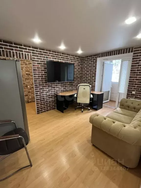 3-к кв. Белгородская область, Белгород ул. Есенина, 54 (70.0 м) - Фото 1