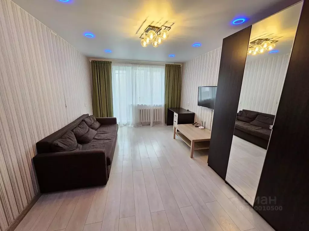 2-к кв. Новгородская область, Валдай ул. Труда, 75 (45.0 м) - Фото 1