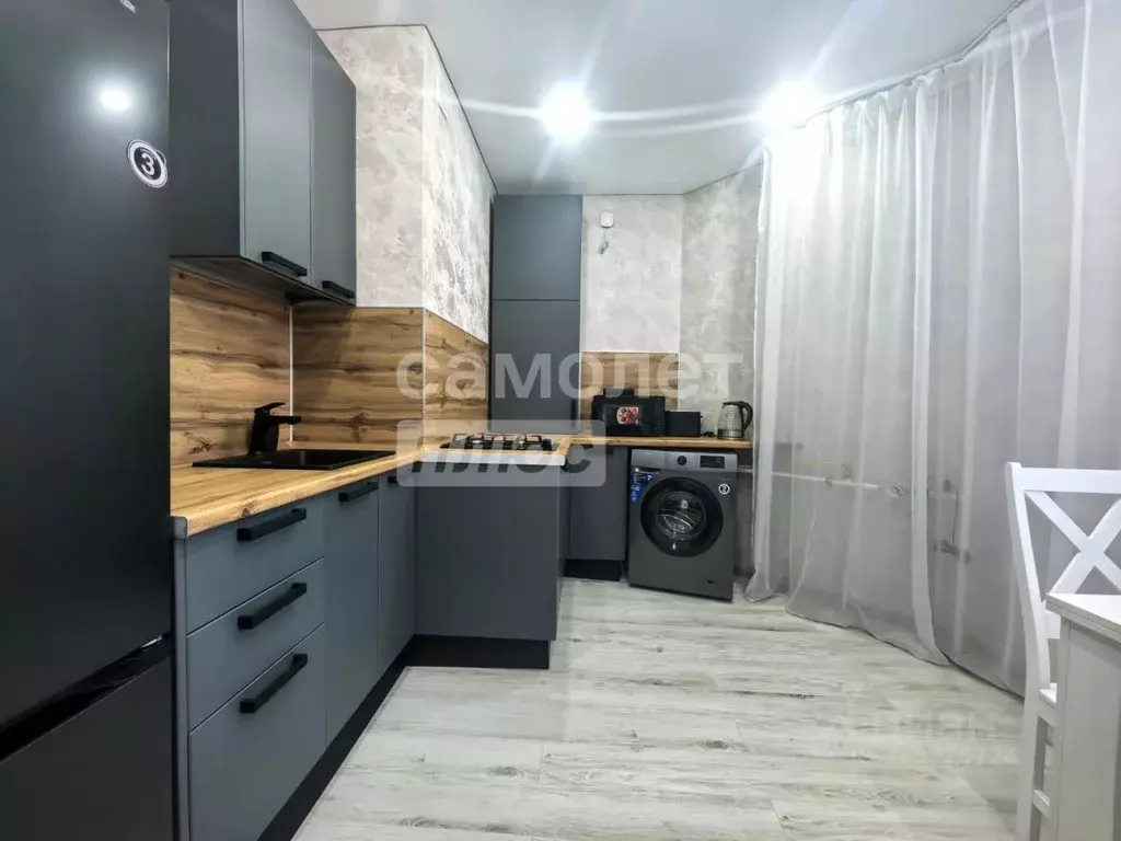 1-к кв. Волгоградская область, Волгоград ул. 70-летия Победы, 21А ... - Фото 1