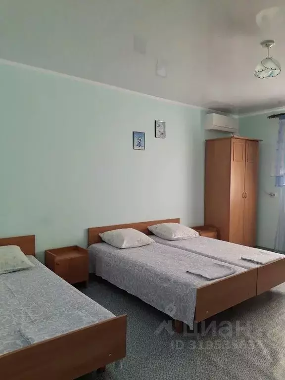 Дом в Крым, Ленинский район, с. Мысовое ул. Центральная, 84 (50 м) - Фото 1