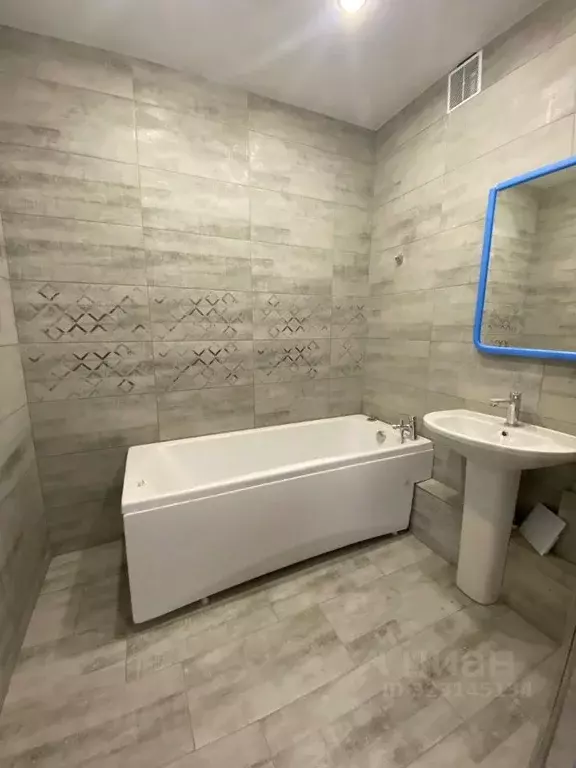 2-к кв. Омская область, Омск Заозерный мкр, ул. Сергея Тюленина, 4 ... - Фото 1