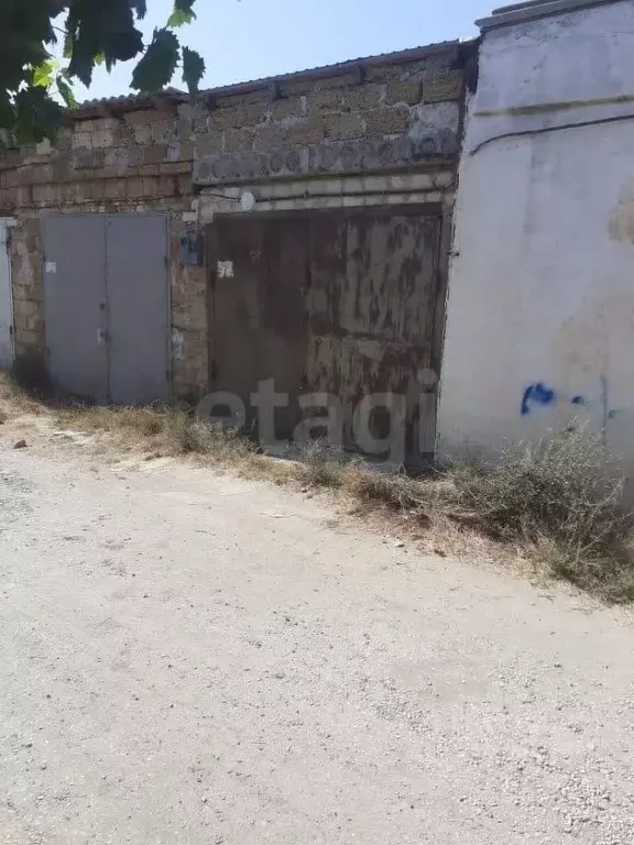 Гараж в Крым, Евпатория городской округ, Заозерное пгт ул. Садовая, 85 ... - Фото 1