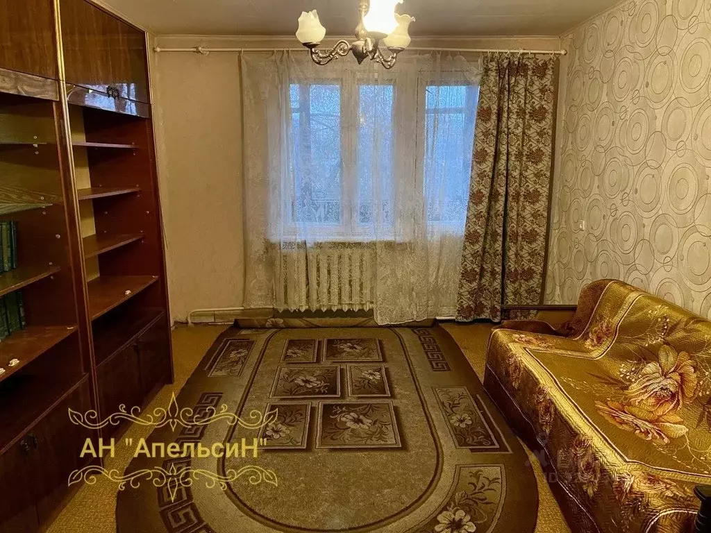 3-к кв. Ленинградская область, Тихвин 3-й мкр, 25 (53.0 м) - Фото 1