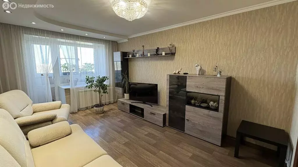 3-комнатная квартира: Омск, улица Можайского, 1 (61.5 м) - Фото 1