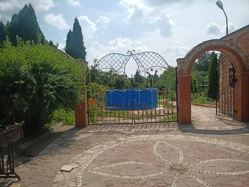 Дом в Саратовская область, Энгельс Лесная ул., 56 (100 м) - Фото 1