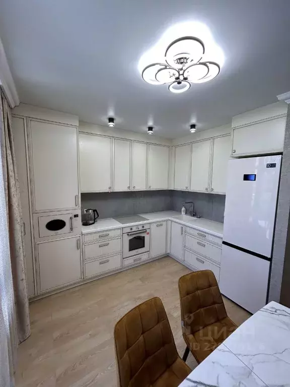 2-к кв. Астраханская область, Астрахань ул. Бехтерева, 2А (60.0 м) - Фото 1