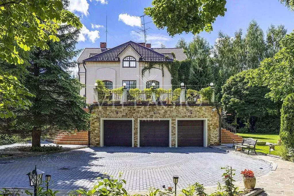 Дом в Москва ул. Академика Семенова, 97К32 (1000 м) - Фото 0
