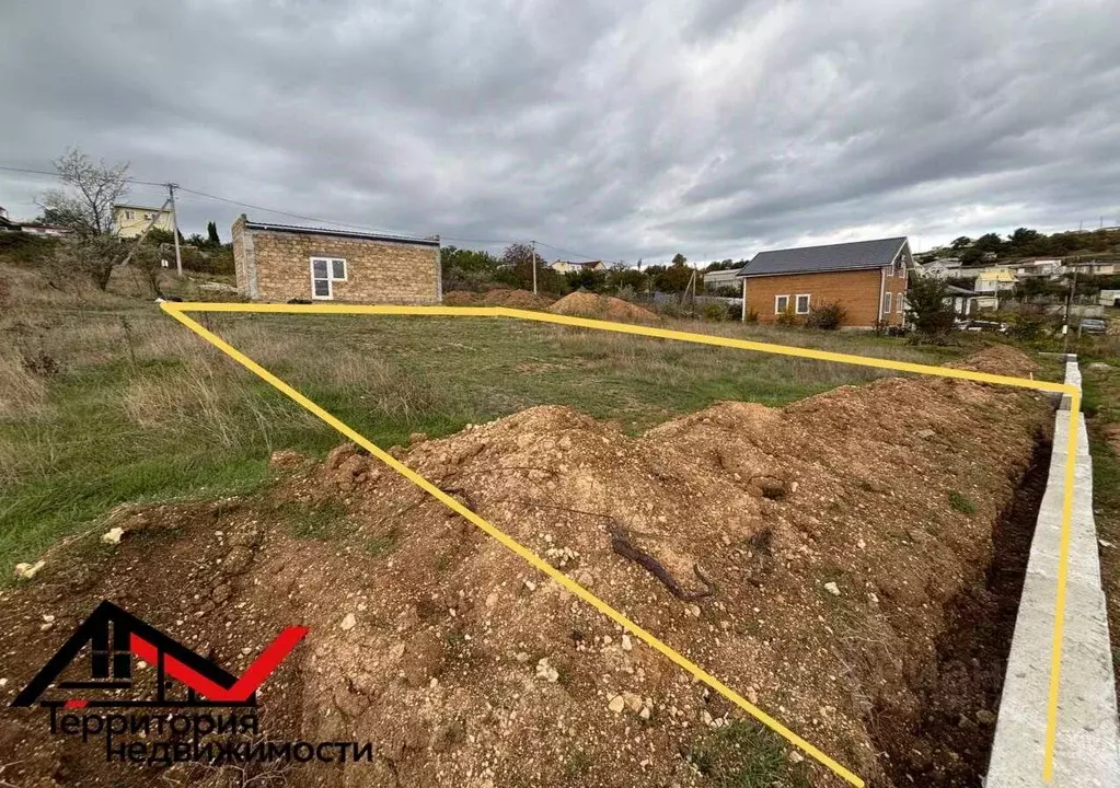 Участок в Севастополь ул. Летчика Старикова, 14 (4.0 сот.) - Фото 2