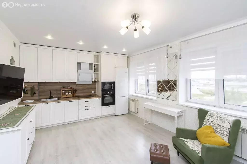 2-комнатная квартира: Тюмень, улица Мельникайте, 38 (65 м) - Фото 2