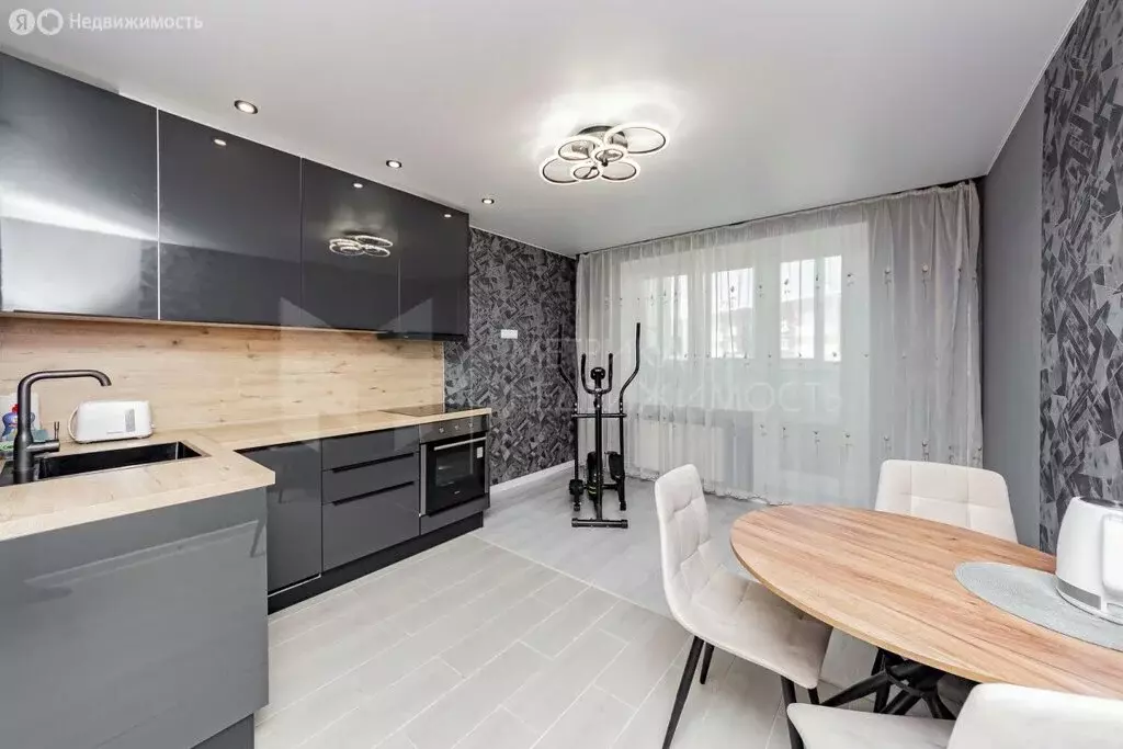 3-комнатная квартира: Тюмень, улица Константина Посьета, 5 (93 м) - Фото 2