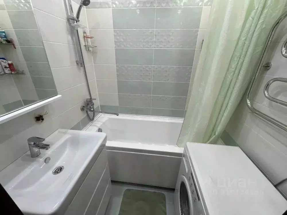 4-к кв. Хакасия, Абакан ул. Крылова, 106к2 (90.1 м) - Фото 0