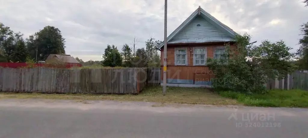 Дом в Новгородская область, Боровичский район, Волокское с/пос, д. ... - Фото 1
