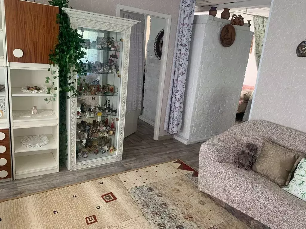 Дом в Иркутская область, Иркутский муниципальный округ, Листвянка рп ... - Фото 1