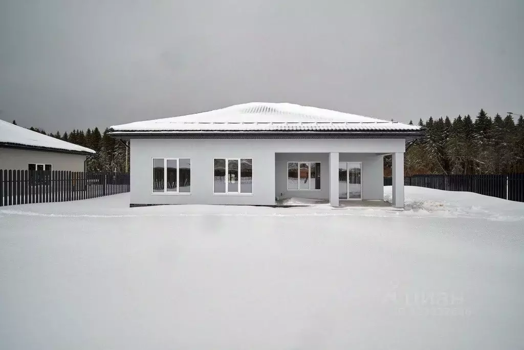 Дом в Ленинградская область, Гатчинский муниципальный округ, д. ... - Фото 1