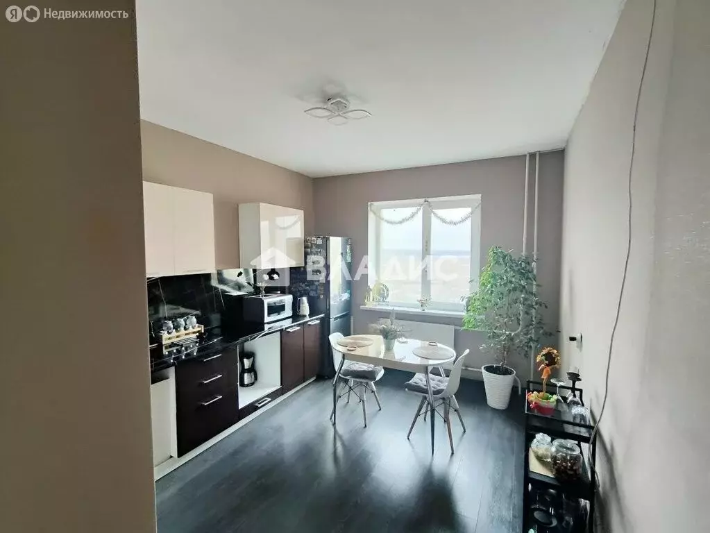 3-комнатная квартира: посёлок Шушары, Вишерская улица, 16 (75.15 м) - Фото 1