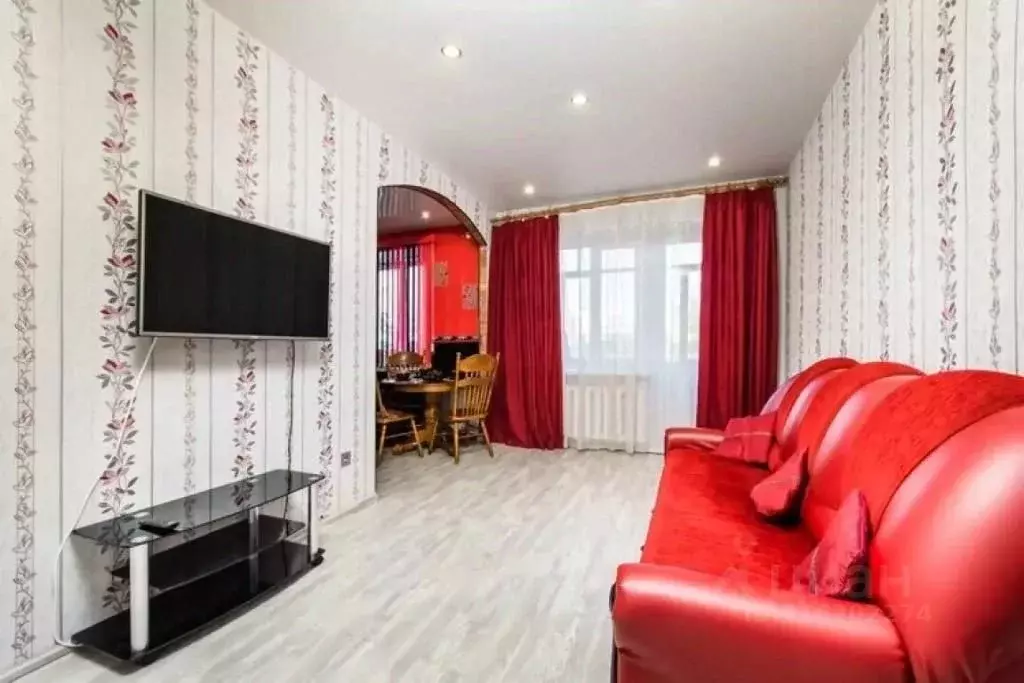 1-к кв. Татарстан, Казань ул. Гаяза Исхаки, 1 (50.0 м) - Фото 0