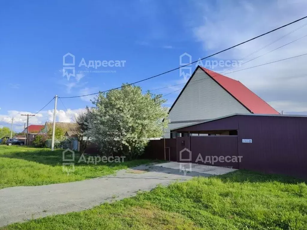 Дом в Волгоградская область, Суровикинский район, Нижнечирское с/пос, ... - Фото 1