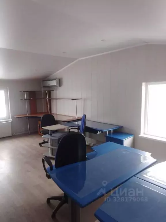 Офис в Краснодарский край, Краснодар Кореновская ул., 12/3 (20 м) - Фото 2