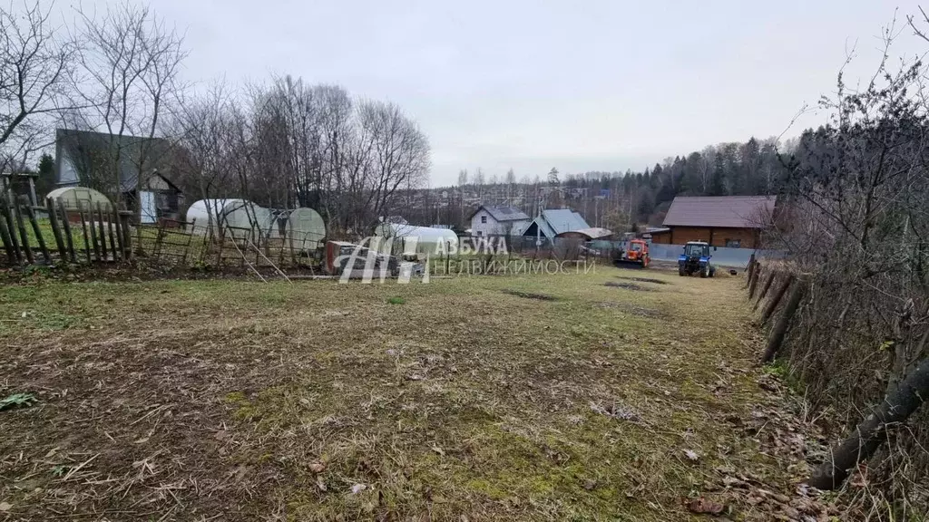 Участок в Московская область, Мытищи городской округ, д. Крюково ул. ... - Фото 1