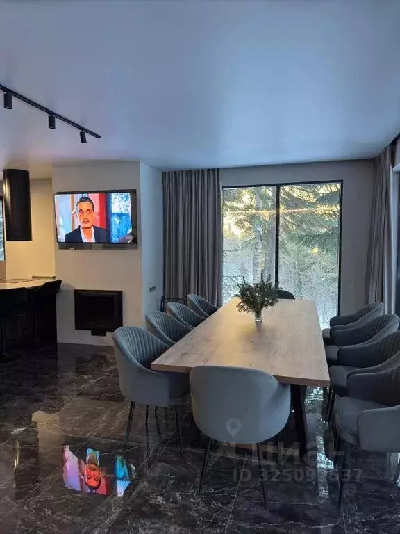 Дом в Карачаево-Черкесия, Зеленчукский район, с. Архыз  (225 м) - Фото 1