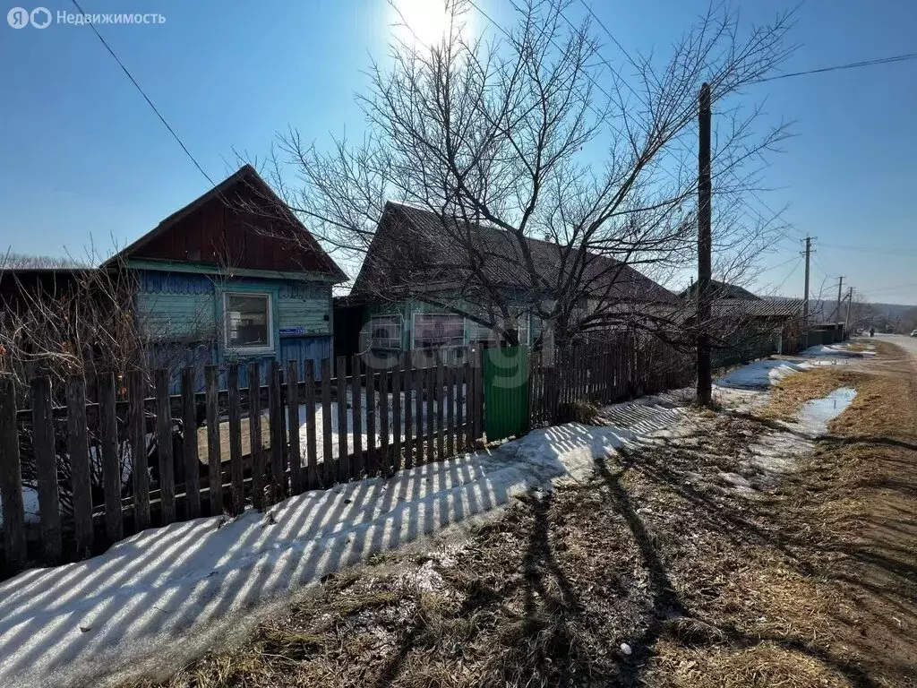 Дом в село Анучино, улица Петровского (40 м) - Фото 2