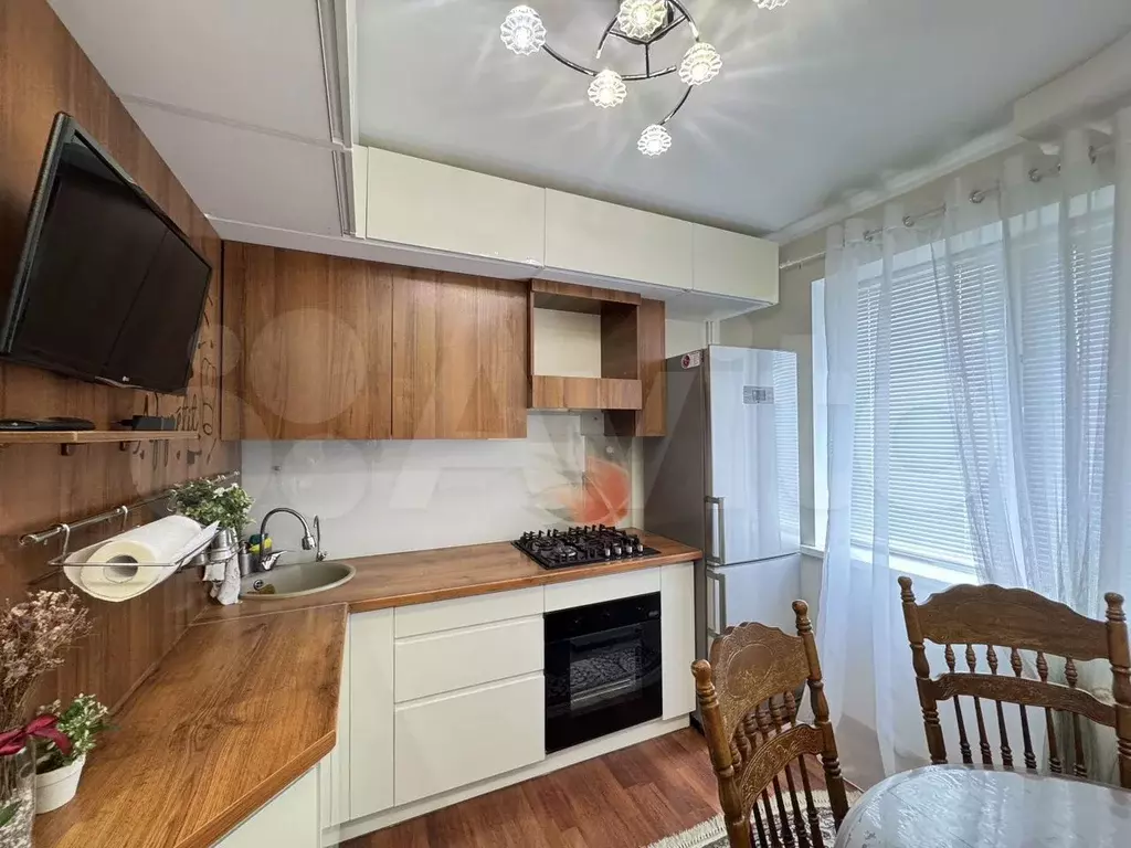 2-к. квартира, 46 м, 8/9 эт. - Фото 1