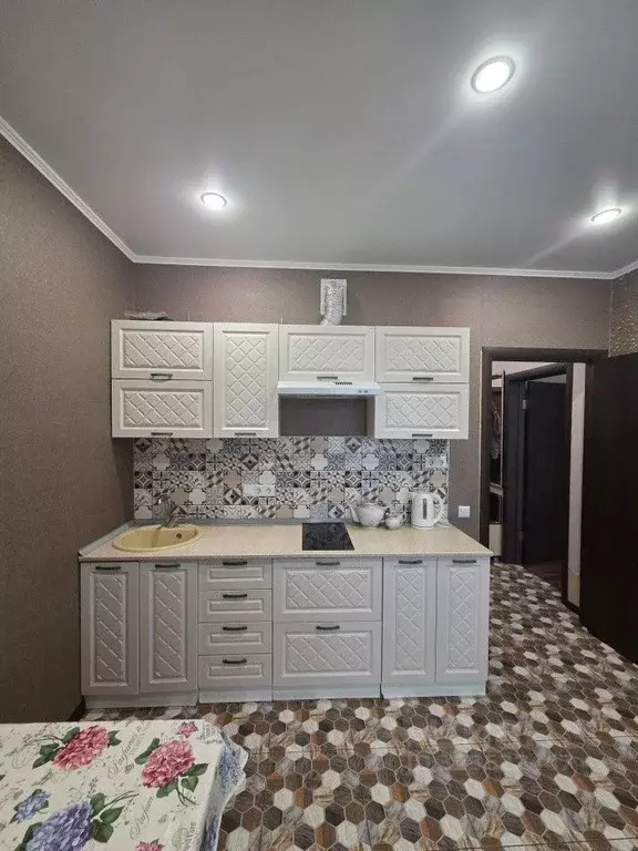 1-к кв. Оренбургская область, Оренбург Салмышская ул., 63 (40.0 м) - Фото 1