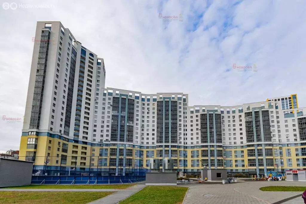 2-комнатная квартира: Екатеринбург, улица Репина, 52 (70 м) - Фото 2