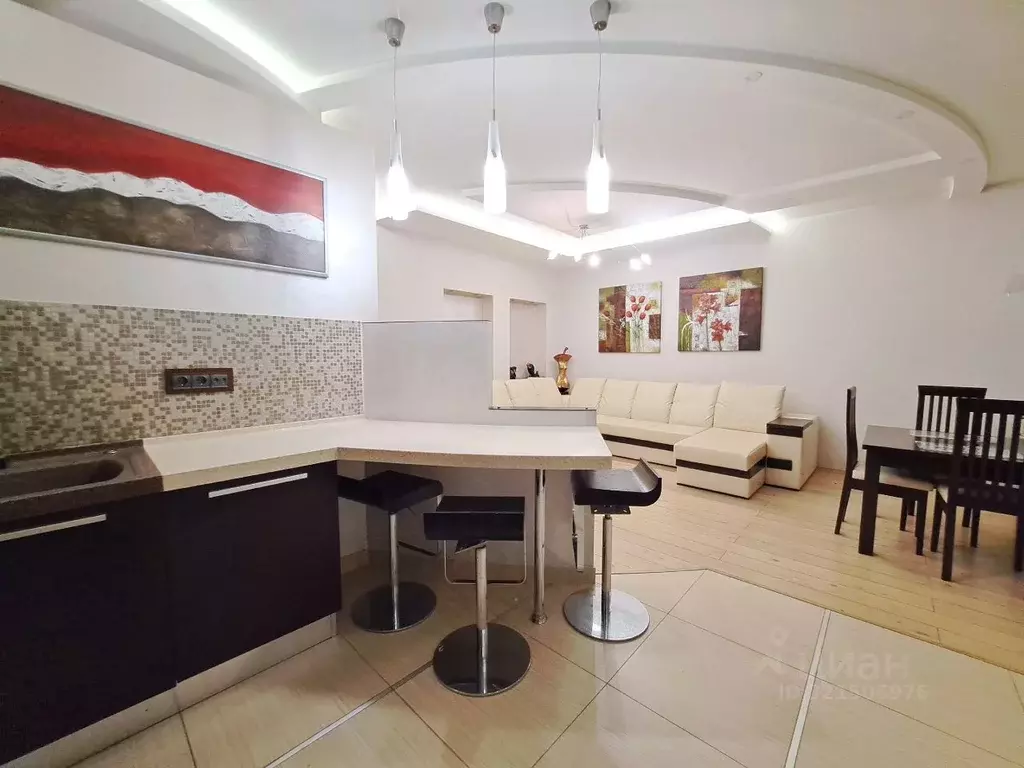 3-к кв. Омская область, Омск Старгород мкр, ул. Тютчева, 4 (133.0 м) - Фото 1