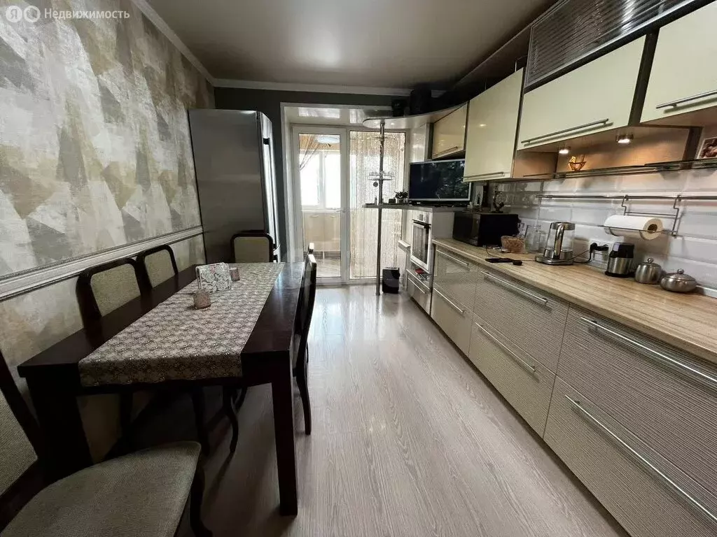 3-комнатная квартира: Старый Оскол, микрорайон Южный, 10Б (91 м) - Фото 1