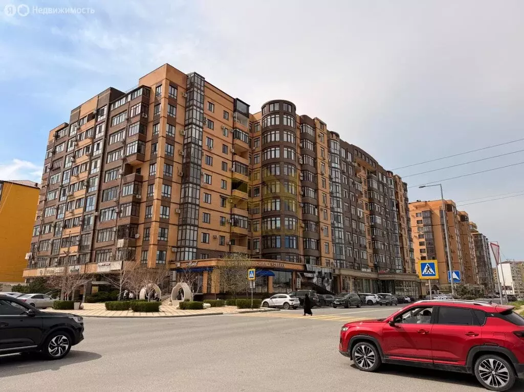 3-комнатная квартира: Каспийск, улица М. Халилова, 48 (102 м) - Фото 1