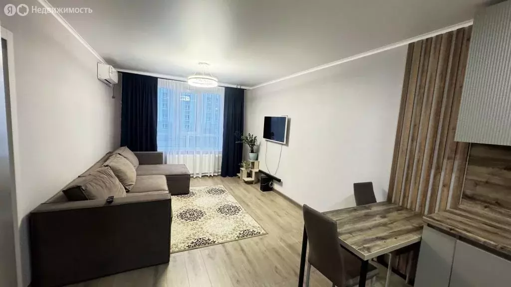 4-комнатная квартира: Оренбург, улица Ткачёва, 16/2 (77 м) - Фото 1