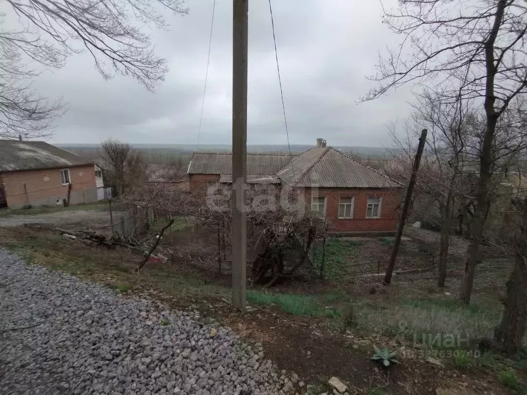 Дом в Ростовская область, Неклиновский район, с. Покровское Заводская ... - Фото 1