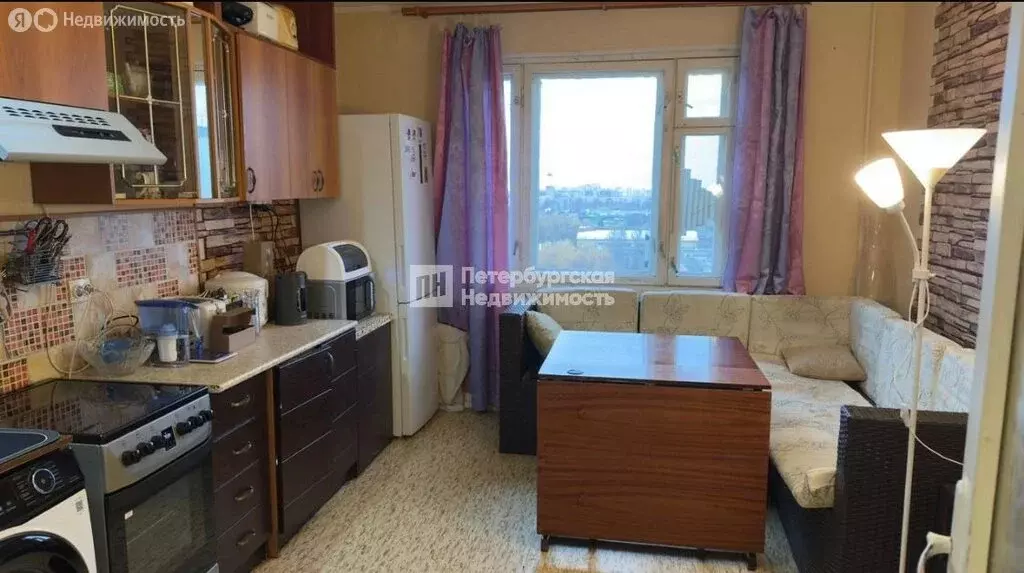 3-комнатная квартира: Санкт-Петербург, улица Демьяна Бедного, 1к2 ... - Фото 1